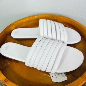 WHITE MULTI-STRAP TIME & TRU SANDALS NWT sz 9